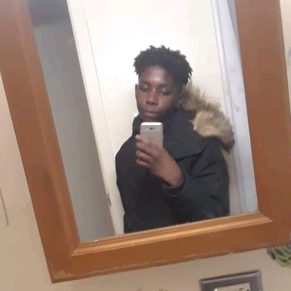 Meet your Posher, Sean - Picture 1 of 1